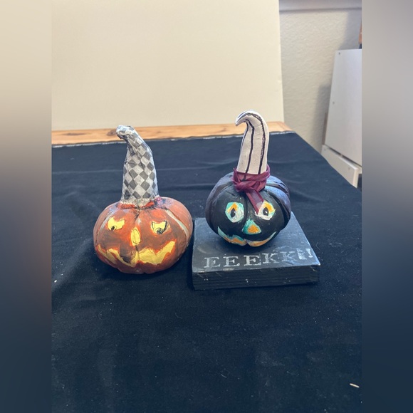 Two Handmade Halloween Art Ceramic Sculpture Adorable Pumpkins 6”& 5”OOAK - Picture 6 of 8